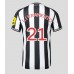 Maillot de foot Newcastle United Tino Livramento #21 Domicile vêtements 2023-24 Manches Courtes